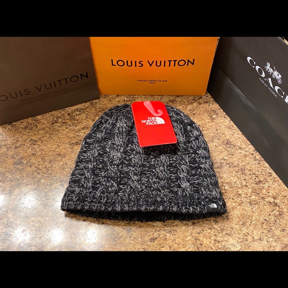 SOLD! NWT North Face Mens Thick Wool Winter Hat